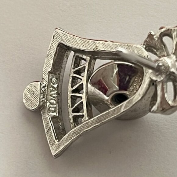 VTG AVON Christmas Bell Silver-Tone Lapel Vest Hat Backpack Pin 1981 - Picture 5 of 12